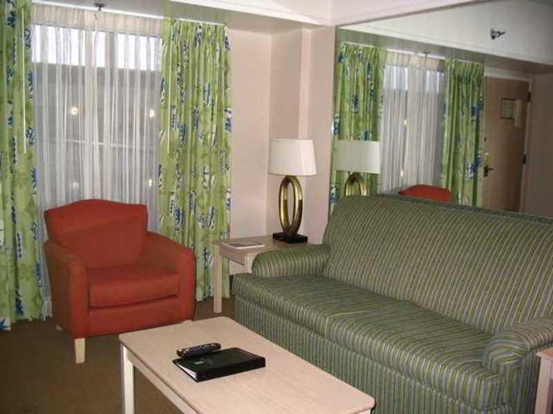 Embassy Suites Brunswick Oda fotoğraf