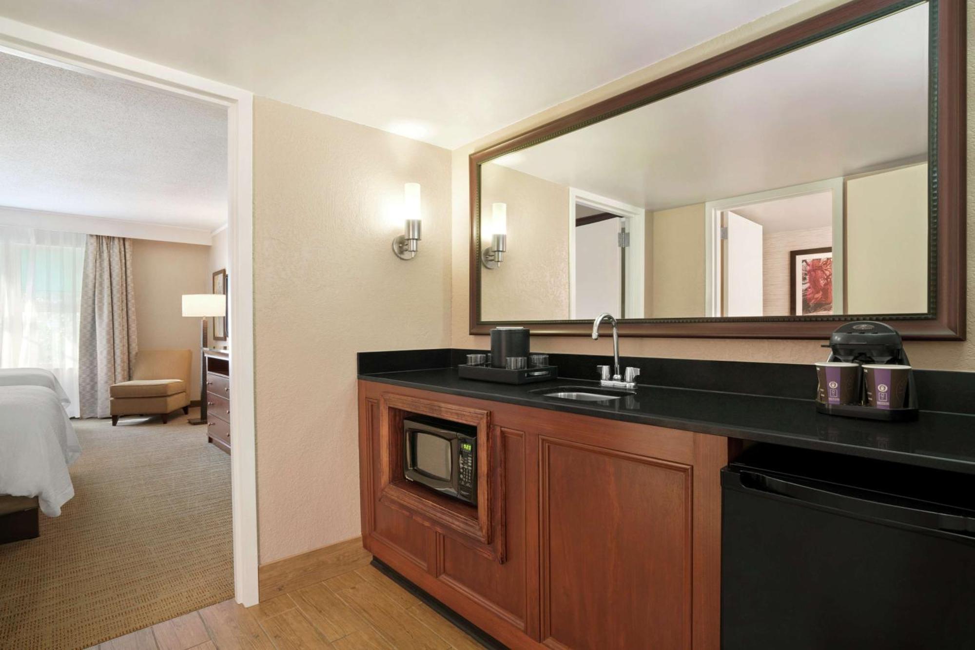 Embassy Suites Brunswick Dış mekan fotoğraf