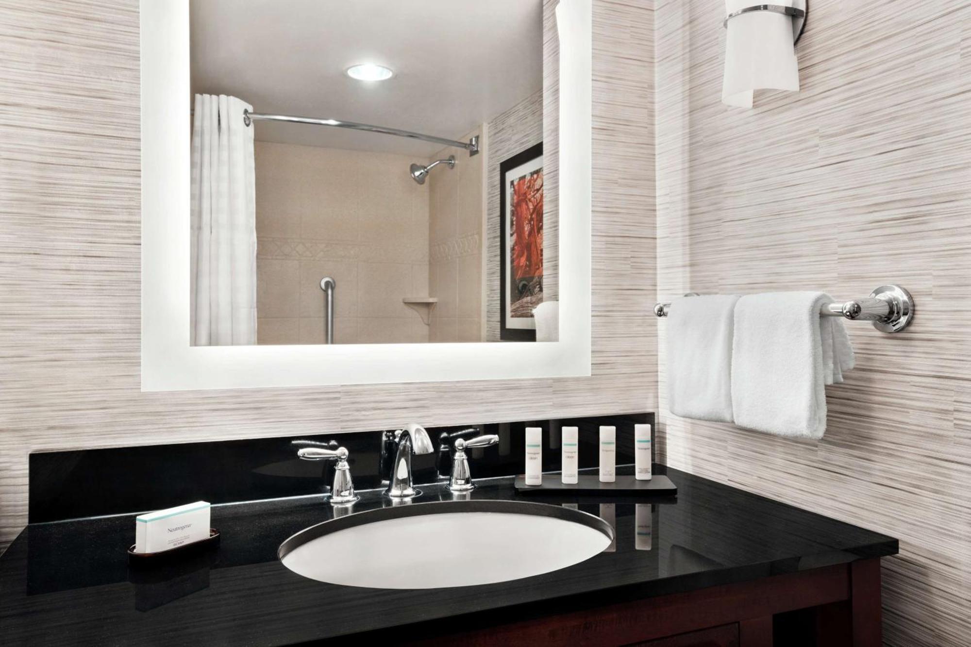 Embassy Suites Brunswick Dış mekan fotoğraf