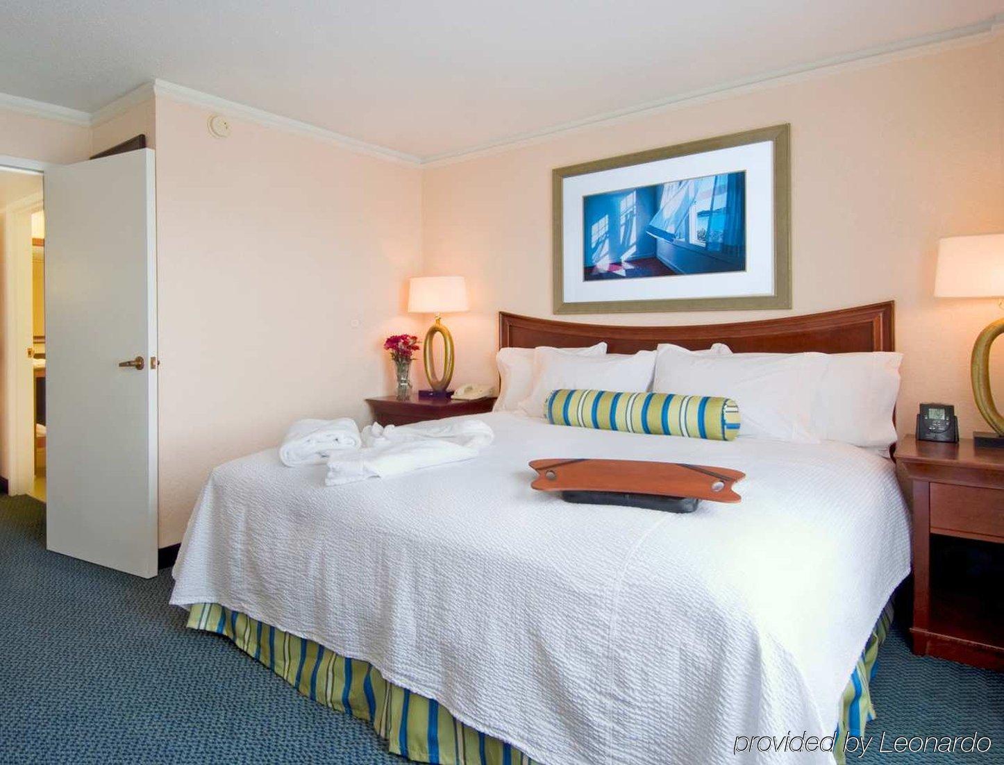 Embassy Suites Brunswick Oda fotoğraf