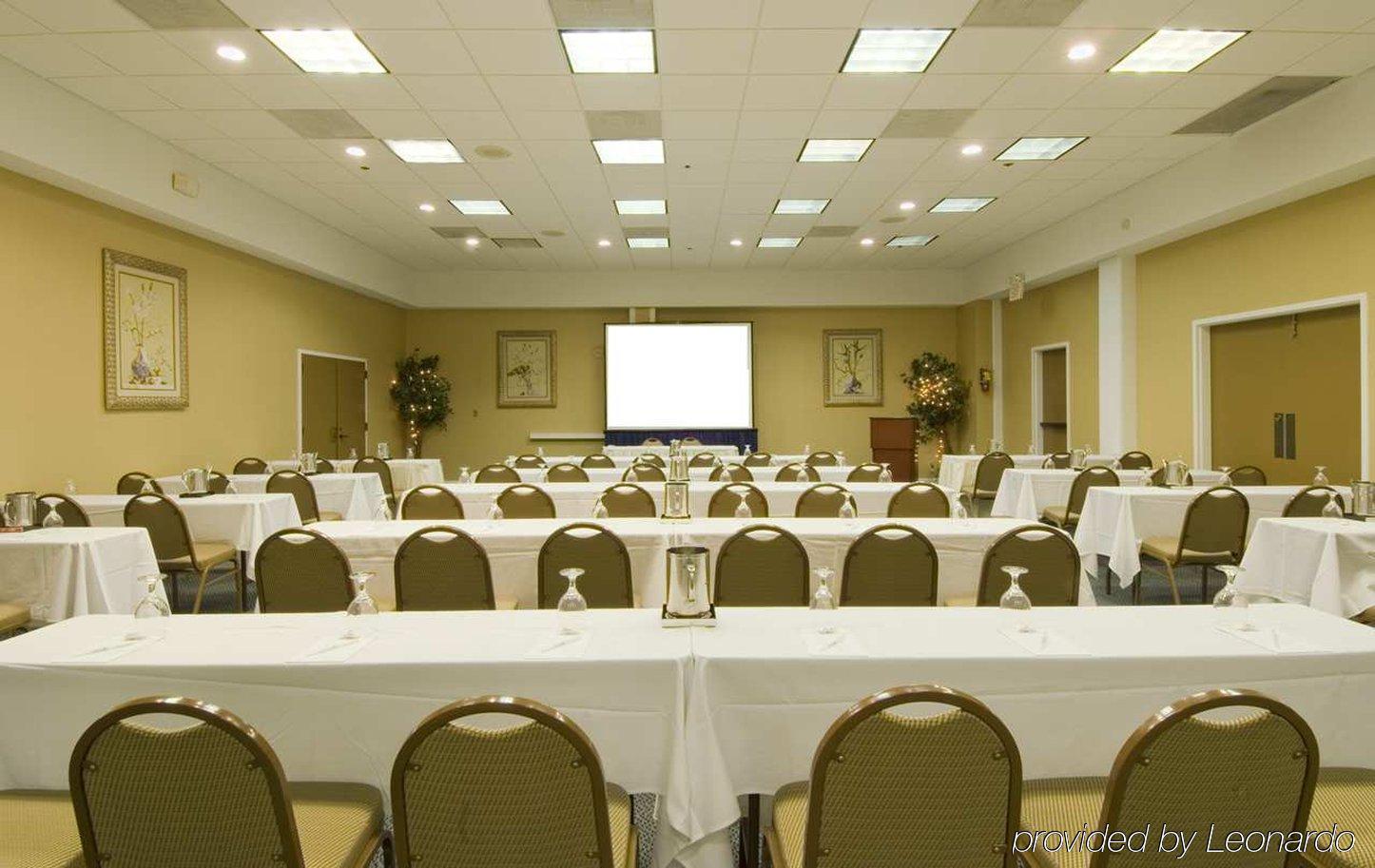 Embassy Suites Brunswick Konforlar fotoğraf